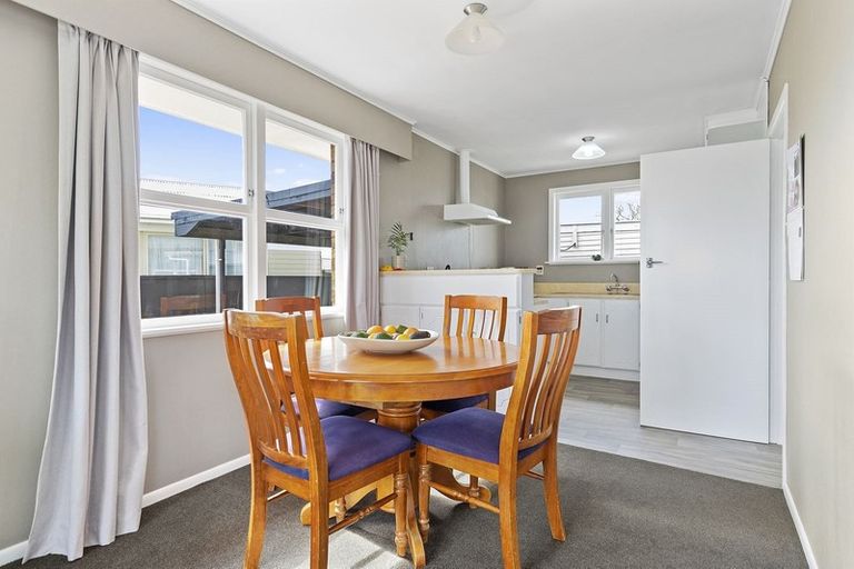 Photo of property in 99 Mount View Road, Melville, Hamilton, 3206