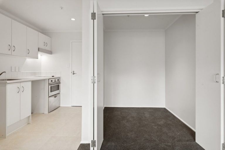 Photo of property in 30/9c Westward Ho, Glen Eden, Auckland, 0602