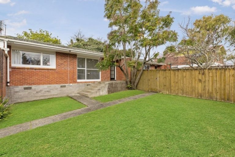 Photo of property in 2/108 Great South Road, Manurewa, Auckland, 2102