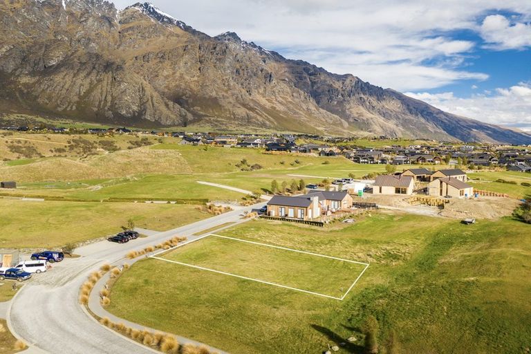 Photo of property in 35 Cunninghams Drive, Jacks Point, Queenstown, 9371