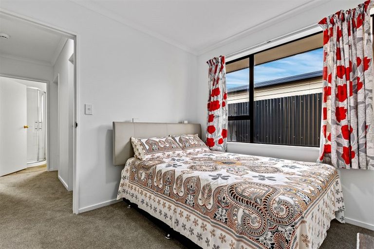 Photo of property in 2/327 Main South Road, Hornby, Christchurch, 8042