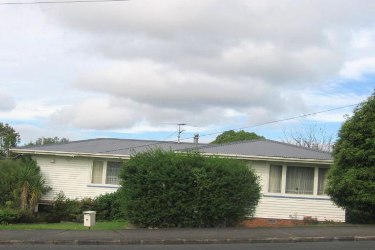 Photo of property in 40 Rosier Road, Glen Eden, Auckland, 0602