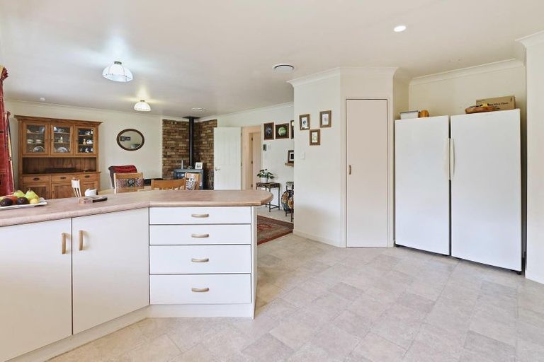 Photo of property in 484 Pukehangi Road, Pomare, Rotorua, 3015