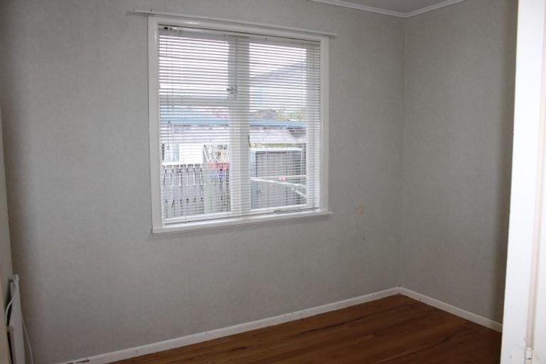 Photo of property in 48 Tiraumea Drive, Pakuranga, Auckland, 2010