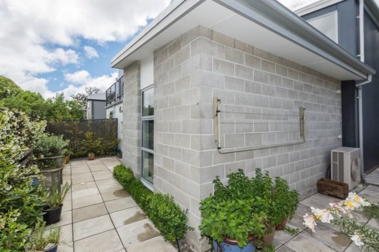 Photo of property in 4/30 Eversleigh Street, St Albans, Christchurch, 8014