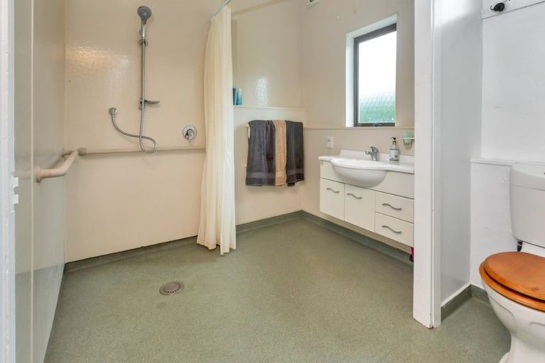 Photo of property in 77 Pataua Road North, Whareora, Whangarei, 0175