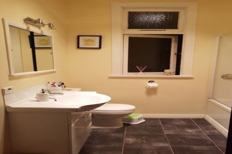 Photo of property in 3 Stone Street, Kenmure, Dunedin, 9011