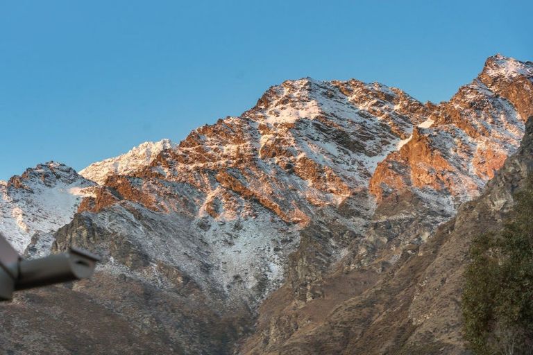 Photo of property in 3 Bayonet Peak Place, Drift Bay, Queenstown, 9371