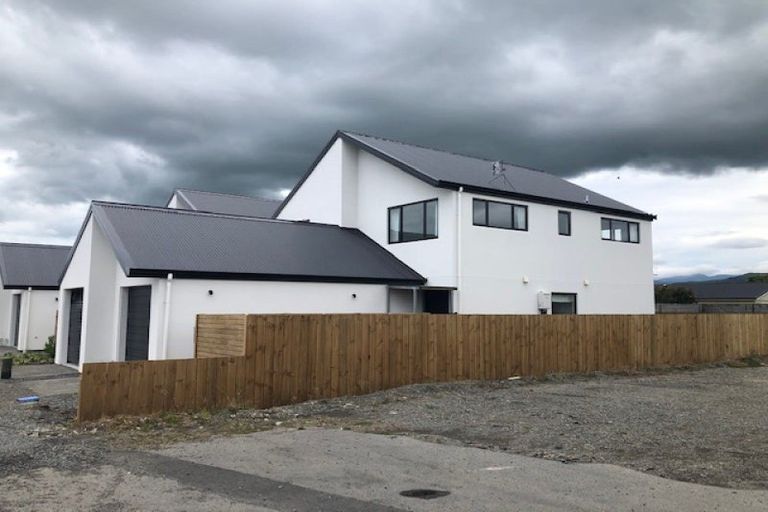 Photo of property in 1/20 Ballinger Place, Carterton, 5713