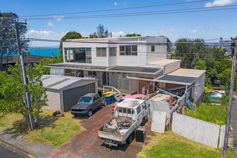 Photo of property in 25 Castor Bay Road, Castor Bay, Auckland, 0620