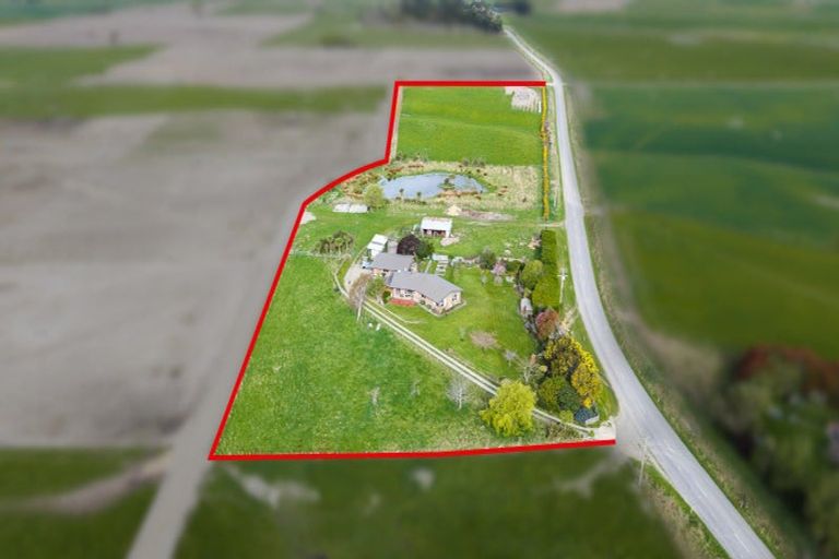Photo of property in 229 Waihao Back Road, Waimate, 7979