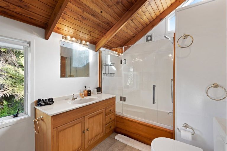 Photo of property in 31 Ocean View Road, Hatfields Beach, Orewa, 0931