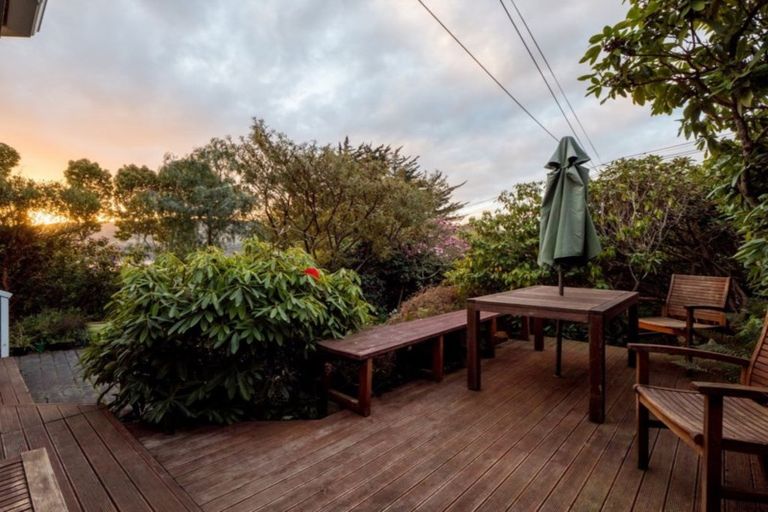 Photo of property in 30 Porterfield Street, Macandrew Bay, Dunedin, 9014