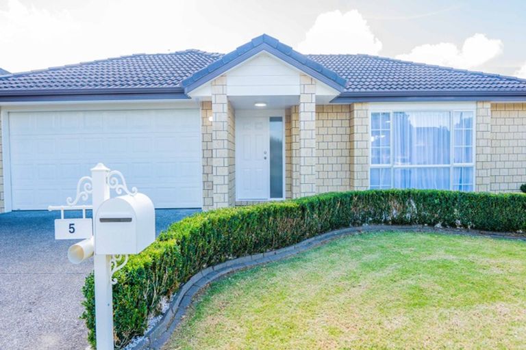 Photo of property in 5 Greta Banks Place, Wattle Downs, Auckland, 2103