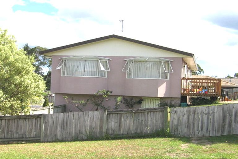 Photo of property in 102a West Drive, West Harbour, Auckland, 0618