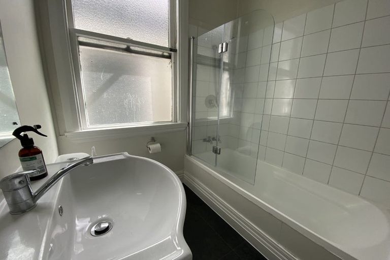 Photo of property in 8 Russell Terrace, Newtown, Wellington, 6021