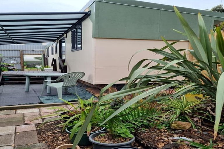 Photo of property in 3 Kapiti Lane, Otaki Beach, Otaki, 5512