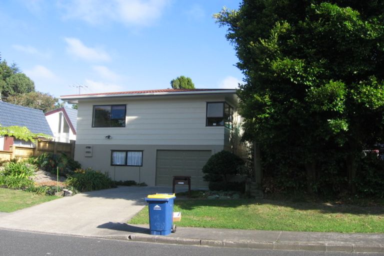 Photo of property in 2/37 Weldene Avenue, Glenfield, Auckland, 0629