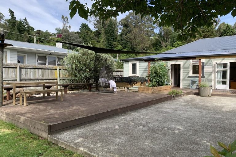 Photo of property in 135 Tipahi Street, Nelson South, Nelson, 7010