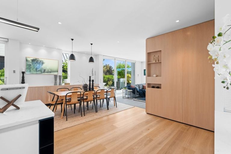 Photo of property in 57 Garden Road, Merivale, Christchurch, 8014