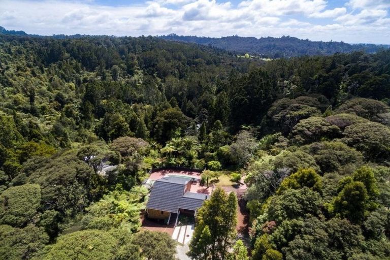 Photo of property in 53 Opanuku Road, Henderson Valley, Auckland, 0612