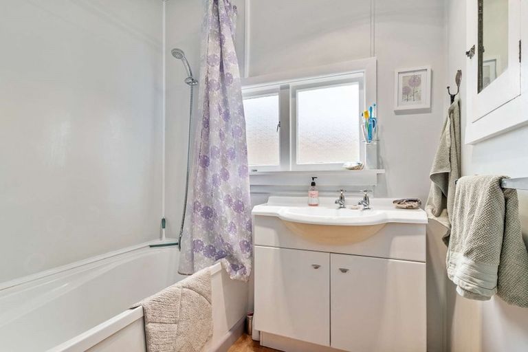 Photo of property in 48 Pine Avenue, New Brighton, Christchurch, 8061