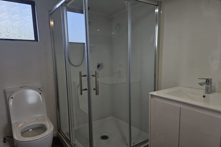 Photo of property in 17 Tiroroa Avenue, Te Atatu South, Auckland, 0610