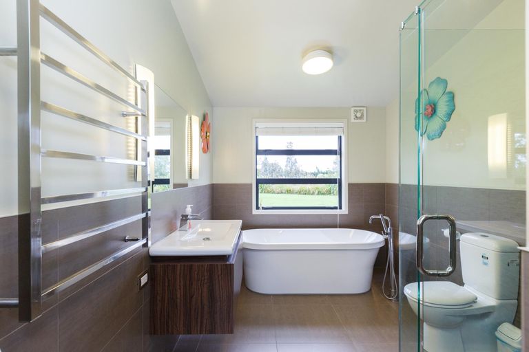 Photo of property in 5/454 Stoney Creek Road, Kelvin Grove, Palmerston North, 4470