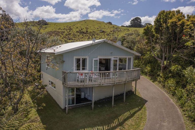 Photo of property in 4 Ocean Beach Road, Tairua, 3508