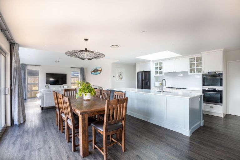 Photo of property in 7 Tupare Place, Highlands Park, New Plymouth, 4312