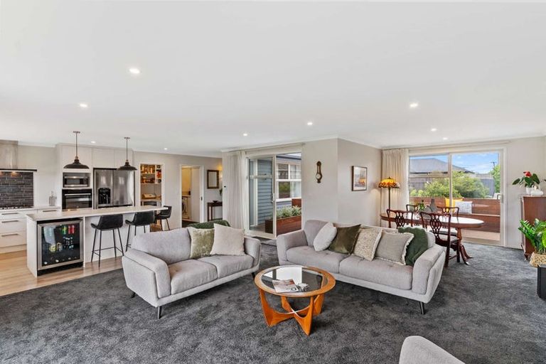 Photo of property in 414a Bower Avenue, Parklands, Christchurch, 8083