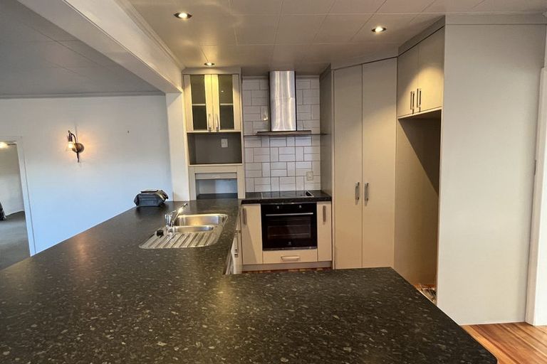 Photo of property in 24 Akaroa Avenue, Awapuni, Palmerston North, 4412