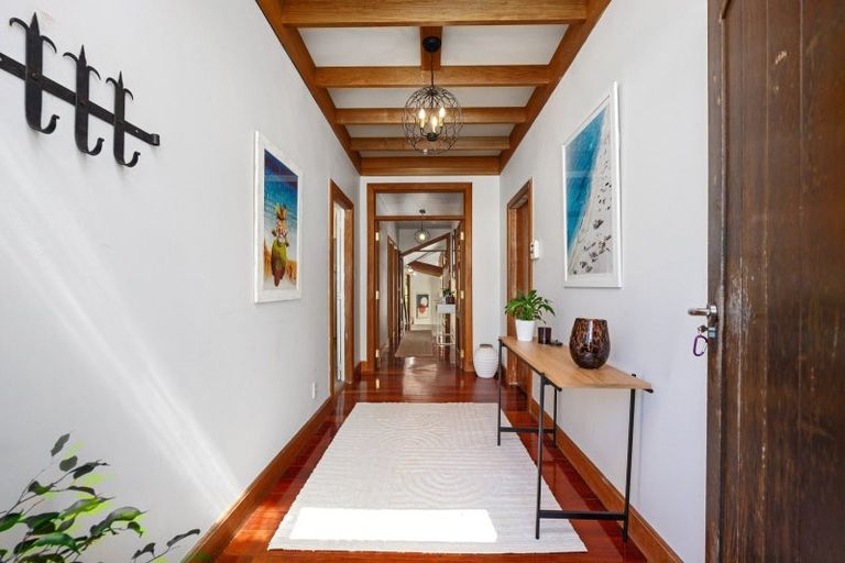 Photo of property in 107 Vauxhall Road, Narrow Neck, Auckland, 0624