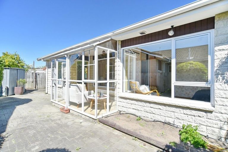 Photo of property in 2/12 Lagan Street, Belfast, Christchurch, 8051