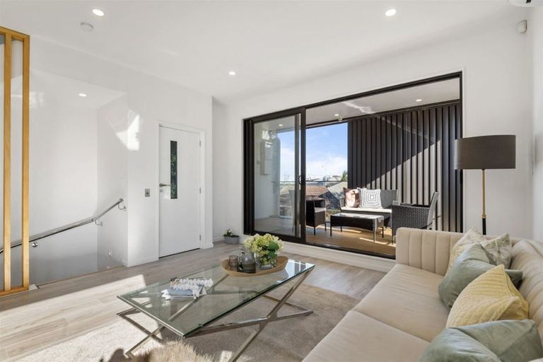 Photo of property in 8/14 Williamson Avenue, Belmont, Auckland, 0622