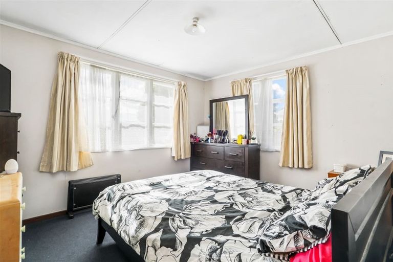 Photo of property in 22 Sare Crescent, Fairfield, Hamilton, 3214