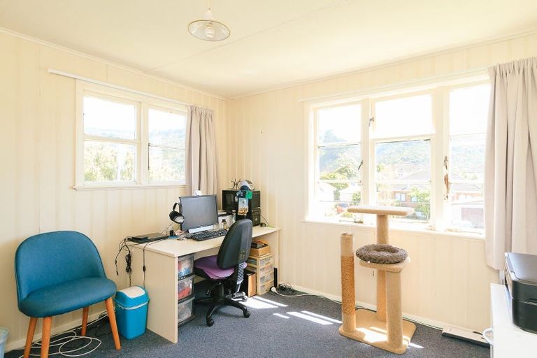 Photo of property in 48a Milne Crescent, Taita, Lower Hutt, 5011