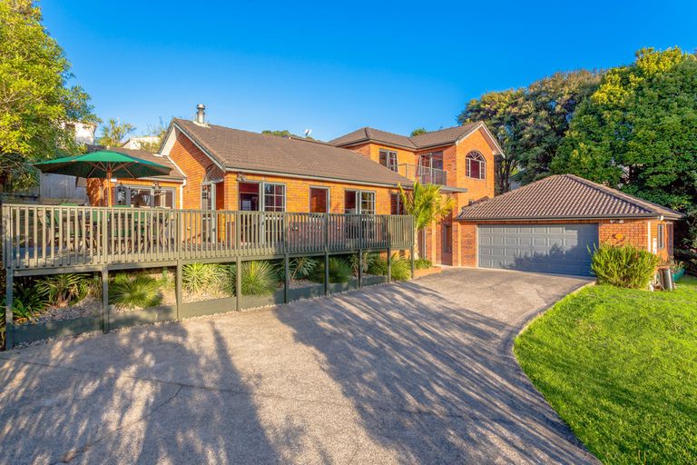 Photo of property in 36b Derwent Crescent, Titirangi, Auckland, 0604
