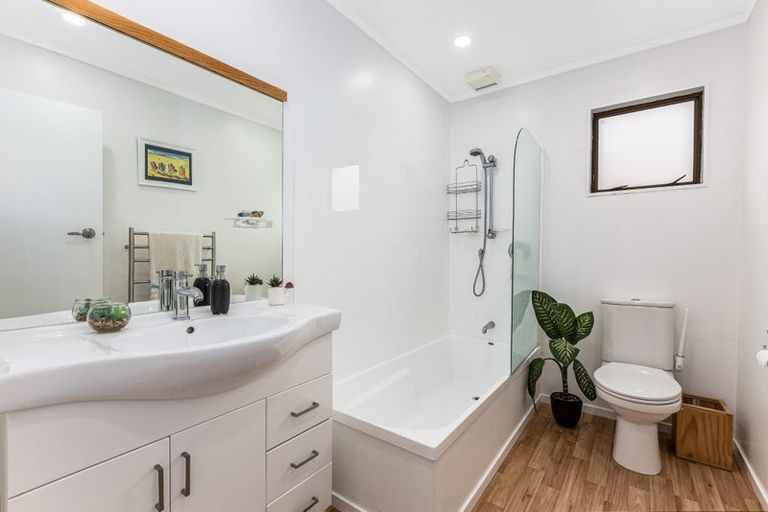 Photo of property in 34 Exploration Way, Whitby, Porirua, 5024