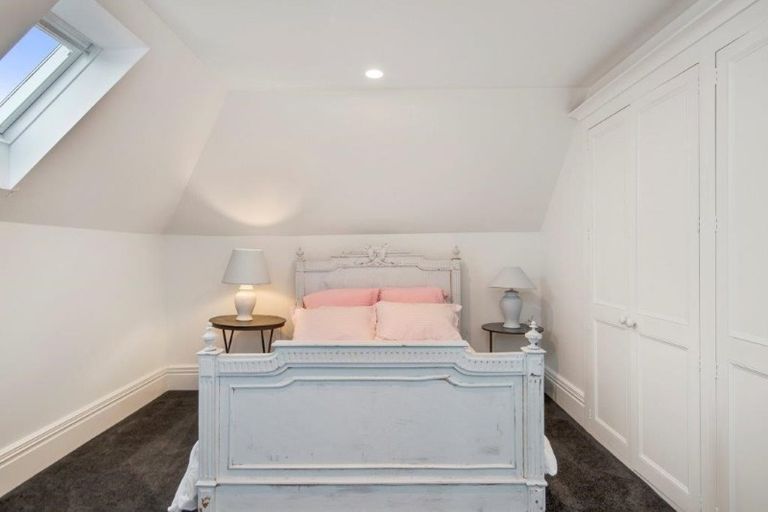 Photo of property in 26 Cranmer Square, Christchurch Central, Christchurch, 8013