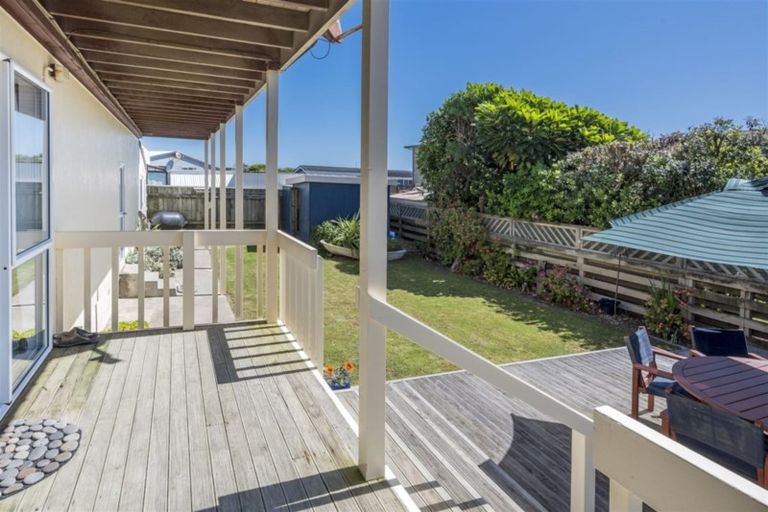 Photo of property in 5 Scott Avenue, Otaki Beach, Otaki, 5512