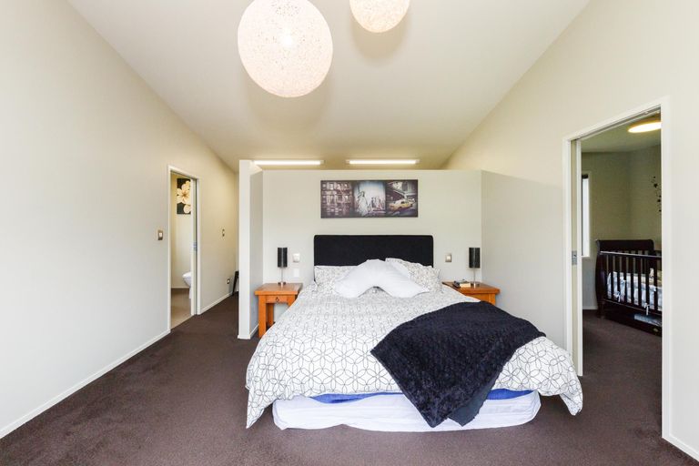 Photo of property in 5/454 Stoney Creek Road, Kelvin Grove, Palmerston North, 4470