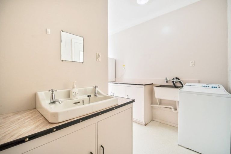 Photo of property in 66 Tindalls Bay Road, Tindalls Beach, Whangaparaoa, 0930