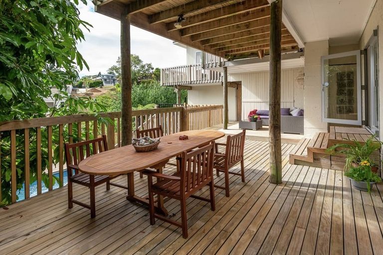 Photo of property in 44 Colmar Road, Mellons Bay, Auckland, 2014