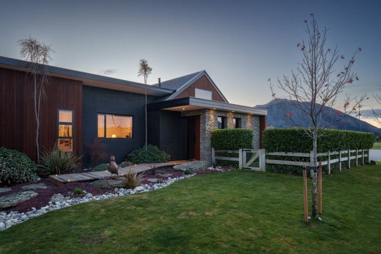 Photo of property in 5 Bull Ridge, Wanaka, 9305