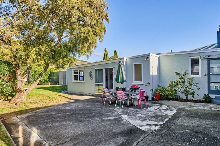 Photo of property in 156 Waiwhetu Road, Waterloo, Lower Hutt, 5011