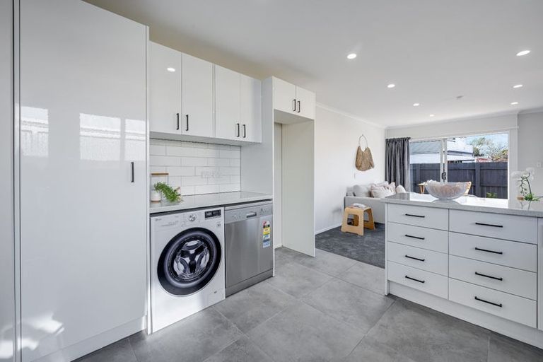 Photo of property in 2/56 Ward Street, Trentham, Upper Hutt, 5018