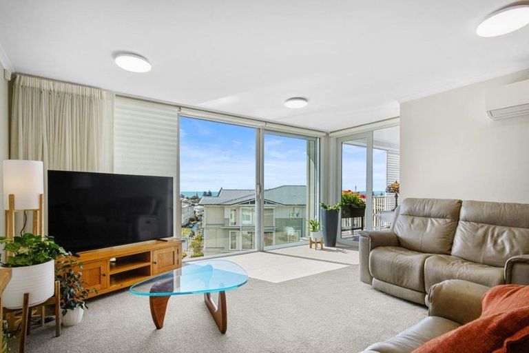 Photo of property in 184 Landmark Terrace, Orewa, 0931