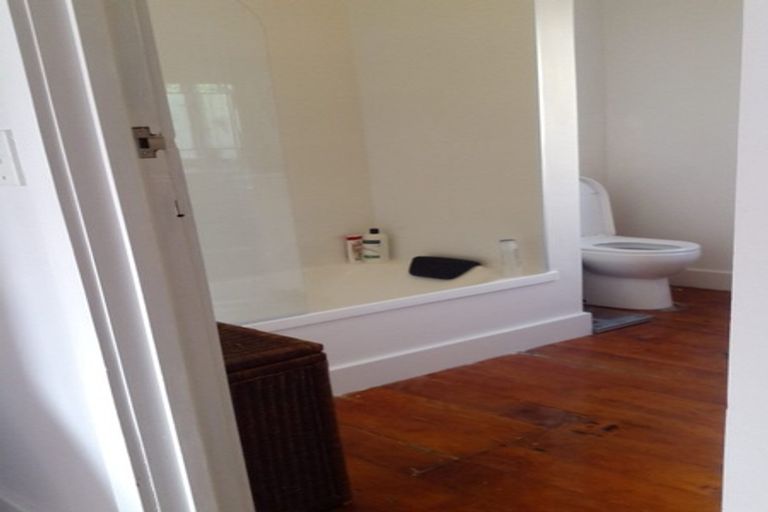 Photo of property in 10a Manapau Street, Meadowbank, Auckland, 1072