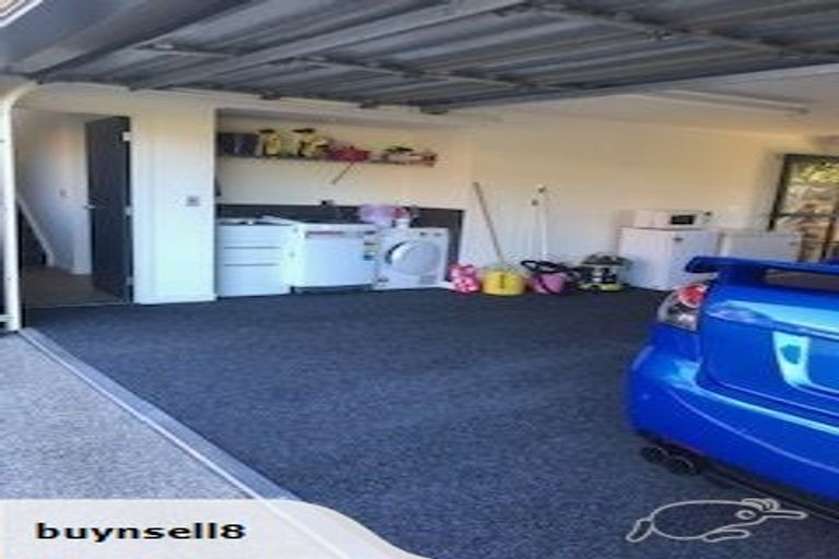 Photo of property in 111 Roberta Crescent, Orewa, 0931